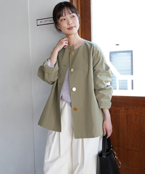 Traditional Weatherwear（トラディショナルウェザーウェア）の「TRADITIONAL WEATHERWEAR SLOBE別注 LINTON N/C SHORT（ノーカラーコート・レディース・カーキ・34/32）」の4枚目の写真