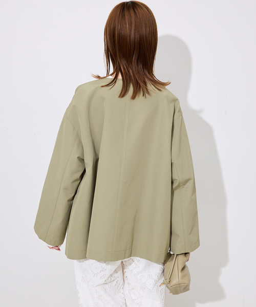 Traditional Weatherwear（トラディショナルウェザーウェア）の「TRADITIONAL WEATHERWEAR SLOBE別注 LINTON N/C SHORT（ノーカラーコート・レディース・カーキ・34/32）」の9枚目の写真