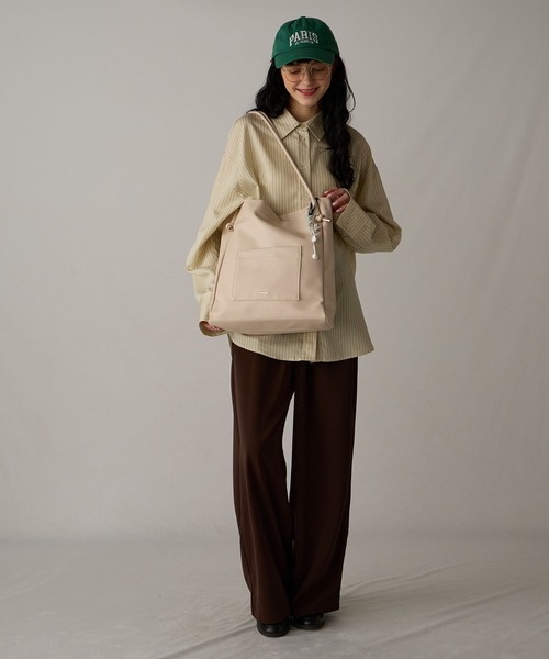 BONLECILL Marche(ボンルシールマルシェ)の「【BONLECILL Marche】《A4収納》ナローハンドルトートバッグ(トートバッグ・レディース・ブラック/グレー/アイボリー・FREE)」の5枚目の写真