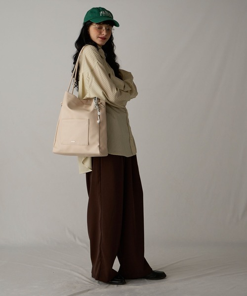 BONLECILL Marche(ボンルシールマルシェ)の「【BONLECILL Marche】《A4収納》ナローハンドルトートバッグ(トートバッグ・レディース・ブラック/グレー/アイボリー・FREE)」の6枚目の写真