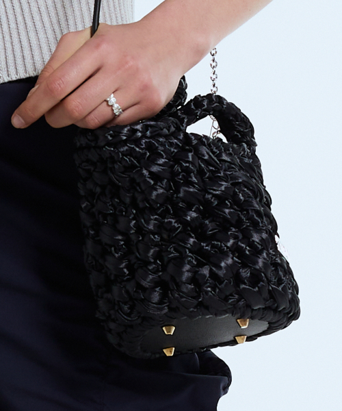 LARTIGENT（ラーティゼン）の「L11 SATIN CROCHET CHAIN BAG(BLACK)（ショルダーバッグ・レディース・その他・FREE）」の4枚目の写真