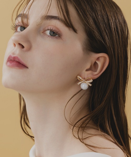 LA MUe(ラミュー)の「【LA MUe】ニッケルフリー リボン×パール ピアス(ピアス(両耳用)・レディース・シルバー/ゴールド・FREE)」の3枚目の写真