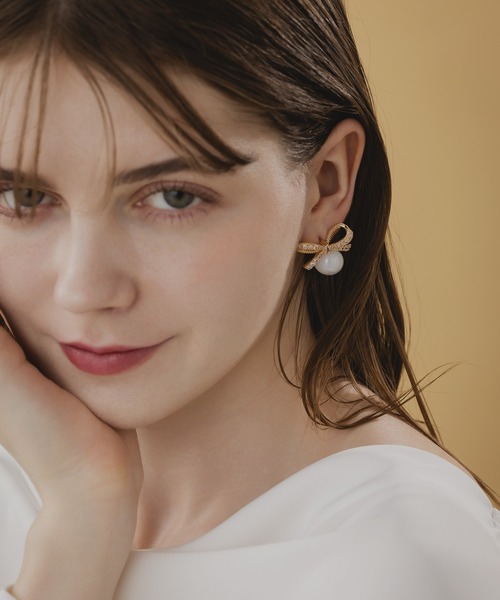 LA MUe(ラミュー)の「【LA MUe】ニッケルフリー リボン×パール ピアス(ピアス(両耳用)・レディース・シルバー/ゴールド・FREE)」の5枚目の写真