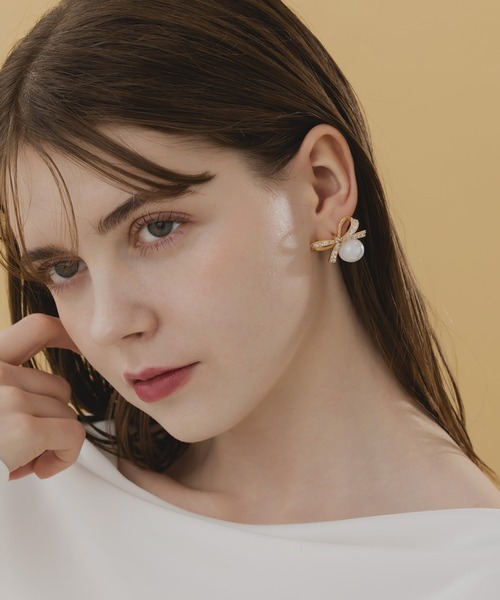 LA MUe(ラミュー)の「【LA MUe】ニッケルフリー リボン×パール ピアス(ピアス(両耳用)・レディース・シルバー/ゴールド・FREE)」の6枚目の写真