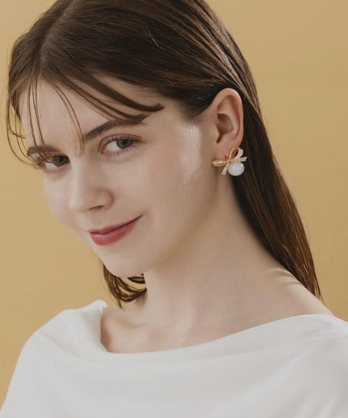 LA MUe(ラミュー)の「【LA MUe】ニッケルフリー リボン×パール ピアス(ピアス(両耳用)・レディース・シルバー/ゴールド・FREE)」の8枚目の写真