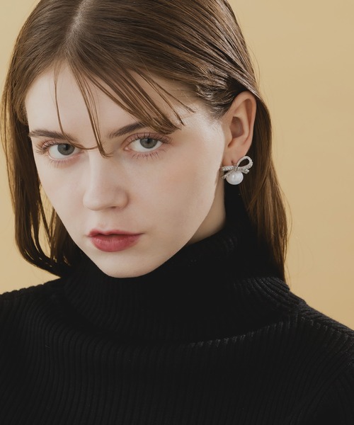LA MUe(ラミュー)の「【LA MUe】ニッケルフリー リボン×パール ピアス(ピアス(両耳用)・レディース・シルバー/ゴールド・FREE)」の9枚目の写真
