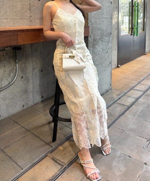 Mejoul(メジュール)の「【2026春夏新作】総レース ニュアンスVネック キャミロングワンピース(ワンピース・レディース・ホワイト・F)」の6枚目の写真