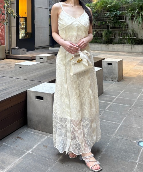 Mejoul(メジュール)の「【2026春夏新作】総レース ニュアンスVネック キャミロングワンピース(ワンピース・レディース・ホワイト・F)」の10枚目の写真