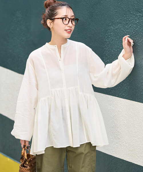 FREAK'S STORE(フリークスストア)の「限定展開 シアー ボイル フロント ボタン ギャザー ブラウス(シャツ/ブラウス・レディース・ブラウン/イエロー/オフホワイト/ブラック/ブルーグリーン/ライトブルー・フリ-)」の2枚目の写真