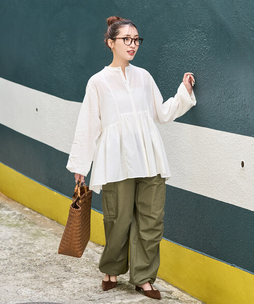 FREAK'S STORE(フリークスストア)の「限定展開 シアー ボイル フロント ボタン ギャザー ブラウス(シャツ/ブラウス・レディース・ブラウン/イエロー/オフホワイト/ブラック/ブルーグリーン/ライトブルー・フリ-)」の9枚目の写真