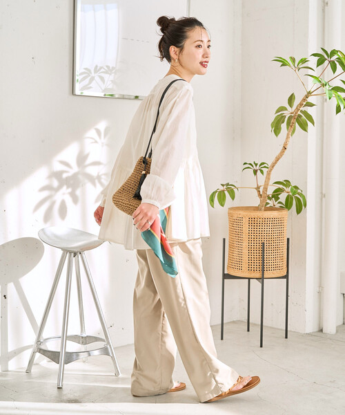 FREAK'S STORE(フリークスストア)の「限定展開 シアー ボイル フロント ボタン ギャザー ブラウス(シャツ/ブラウス・レディース・ブラウン/イエロー/オフホワイト/ブラック/ブルーグリーン/ライトブルー・フリ-)」の16枚目の写真