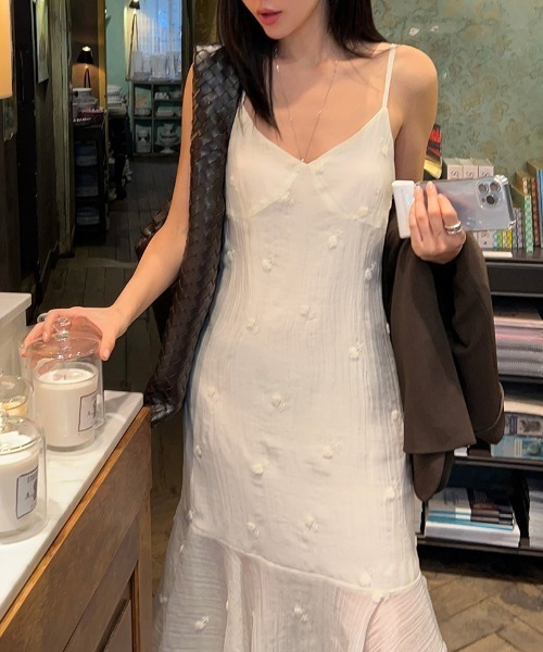 FREE STYLISTS（フリー スタイリスト）の「YUGA_YGMC 3D Embroidered Camisole Dress（ワンピース・レディース・オフホワイト/ブラック・FREE）」の22枚目の写真
