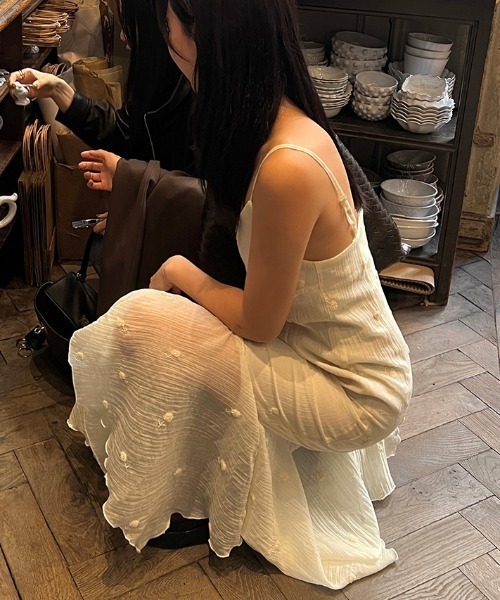 FREE STYLISTS（フリー スタイリスト）の「YUGA_YGMC 3D Embroidered Camisole Dress（ワンピース・レディース・オフホワイト/ブラック・FREE）」の7枚目の写真