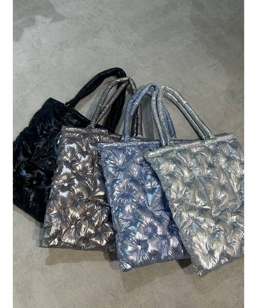 MURUA（ムルーア）の「キルティングライクトートバッグ【推し活バッグ】（トートバッグ・レディース・シルバー/ブルー/ゴールド系その他2/ブラック・FREE）」の5枚目の写真