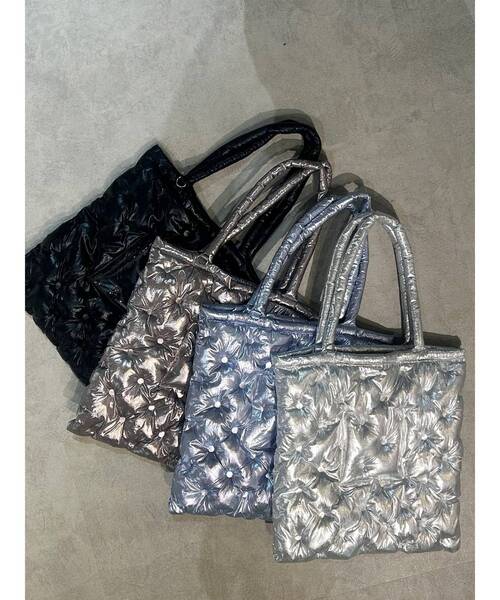 MURUA（ムルーア）の「キルティングライクトートバッグ【推し活バッグ】（トートバッグ・レディース・シルバー/ブルー/ゴールド系その他2/ブラック・FREE）」の6枚目の写真