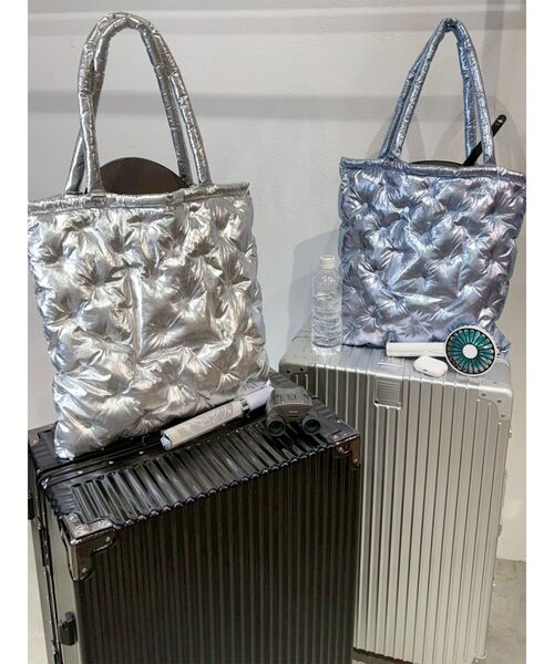 MURUA（ムルーア）の「キルティングライクトートバッグ【推し活バッグ】（トートバッグ・レディース・シルバー/ブルー/ゴールド系その他2/ブラック・FREE）」の7枚目の写真