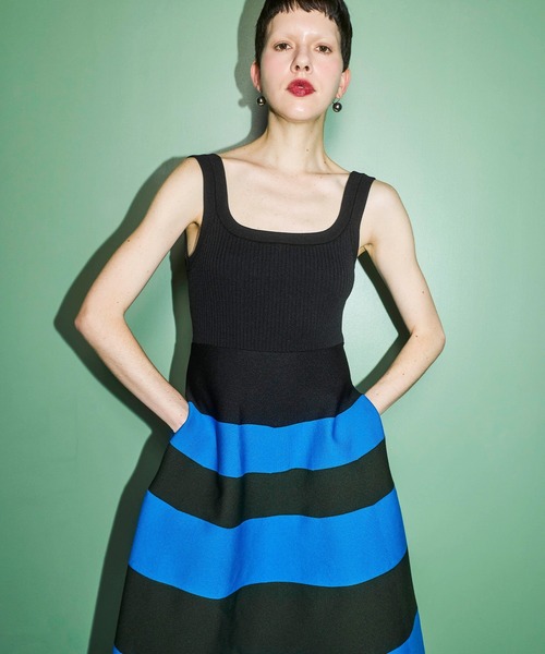OMMO(オーエムエムオー)の「BODER KNIT SQUARE TANK OP(ワンピース・レディース・ホワイト/ピンク/ターコイズブルー・36/38)」の8枚目の写真