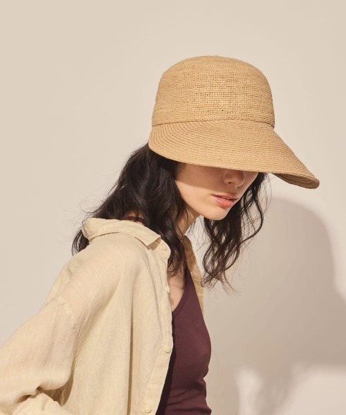arth（アース）の「arth  Raffia Wide Visor Cap / アース（キャップ・レディース・ナチュラル・M/57.5cm）」の17枚目の写真