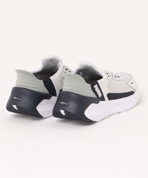 PUMA（プーマ）の「【PUMA】ソフトR シンメトリー EASE IN（スニーカー・メンズ・グレー・26.0cm/26.5cm/27.0cm/27.5cm/28.0cm/25.5cm）」の2枚目の写真