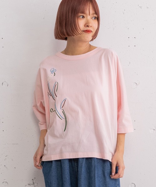 POU DOU DOU（プードゥドゥ）の「ダンシングフラワー刺繍ドルマントップス（Tシャツ/カットソー・レディース・オートミール/ピンク/ブラック・3）」の3枚目の写真