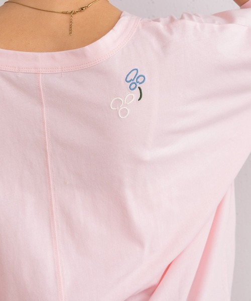 POU DOU DOU（プードゥドゥ）の「ダンシングフラワー刺繍ドルマントップス（Tシャツ/カットソー・レディース・オートミール/ピンク/ブラック・3）」の17枚目の写真