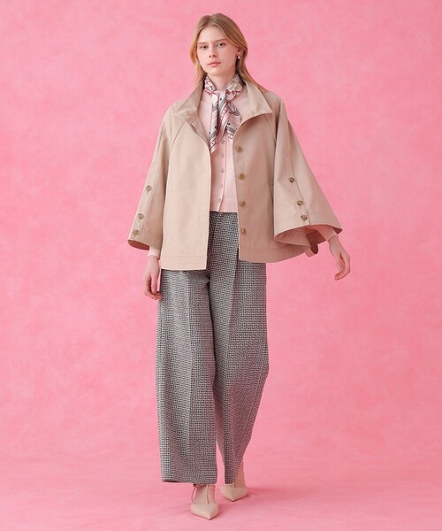 ANAYI(アナイ)の「撥水ツイルケープスタンドコート(ポンチョ・レディース・ネイビー/ベージュ/ピンク・36/38)」の14枚目の写真