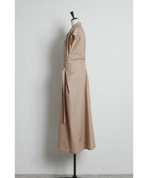 ARVELLIA(アルベリア)の「TUCK BELT SHIRT DRESS(ワンピース・レディース・ベージュ/ネイビー・M)」の18枚目の写真