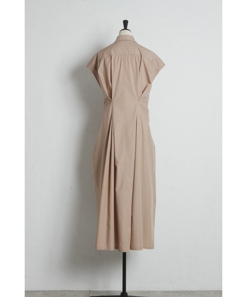 ARVELLIA(アルベリア)の「TUCK BELT SHIRT DRESS(ワンピース・レディース・ベージュ/ネイビー・M)」の19枚目の写真