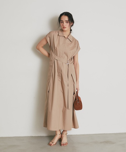 ARVELLIA(アルベリア)の「TUCK BELT SHIRT DRESS(ワンピース・レディース・ベージュ/ネイビー・M)」の7枚目の写真