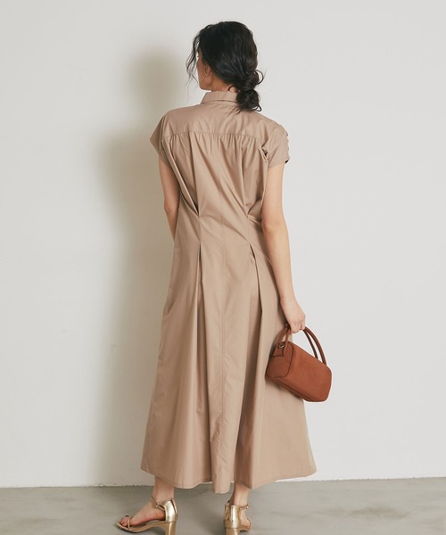 ARVELLIA(アルベリア)の「TUCK BELT SHIRT DRESS(ワンピース・レディース・ベージュ/ネイビー・M)」の9枚目の写真