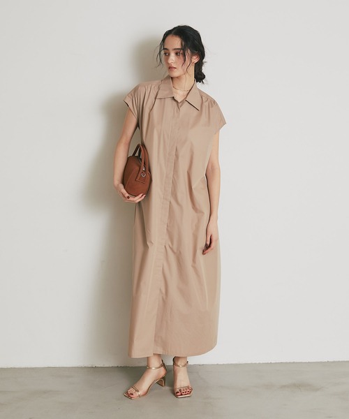 ARVELLIA(アルベリア)の「TUCK BELT SHIRT DRESS(ワンピース・レディース・ベージュ/ネイビー・M)」の11枚目の写真