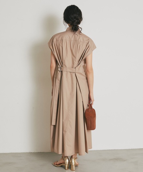 ARVELLIA(アルベリア)の「TUCK BELT SHIRT DRESS(ワンピース・レディース・ベージュ/ネイビー・M)」の13枚目の写真