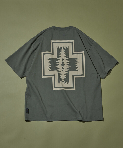 PENDLETON（ペンドルトン）の「PENDLETON/ペンドルトン 別注 バックプリント クルーネックTシャツ（Tシャツ/カットソー・メンズ・ブラック/オフホワイト/オリーブ・SMALL/MEDIUM/LARGE）」の21枚目の写真