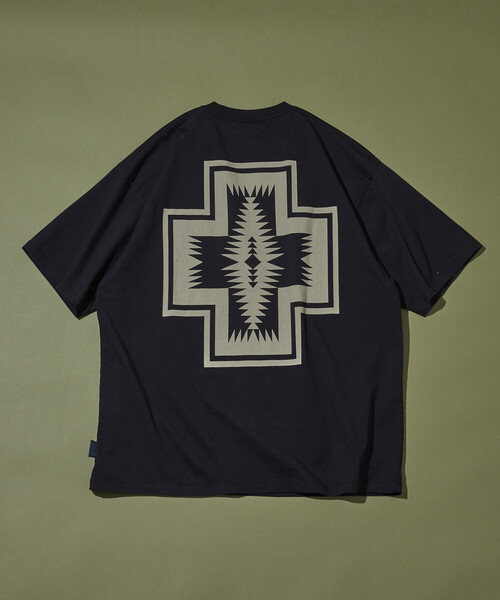 PENDLETON（ペンドルトン）の「PENDLETON/ペンドルトン 別注 バックプリント クルーネックTシャツ（Tシャツ/カットソー・メンズ・ブラック/オフホワイト/オリーブ・SMALL/MEDIUM/LARGE）」の15枚目の写真