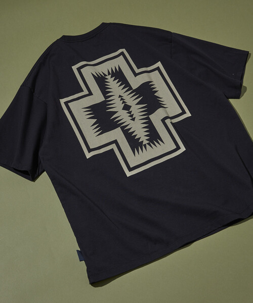 PENDLETON（ペンドルトン）の「PENDLETON/ペンドルトン 別注 バックプリント クルーネックTシャツ（Tシャツ/カットソー・メンズ・ブラック/オフホワイト/オリーブ・SMALL/MEDIUM/LARGE）」の14枚目の写真