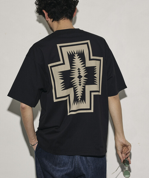 PENDLETON（ペンドルトン）の「PENDLETON/ペンドルトン 別注 バックプリント クルーネックTシャツ（Tシャツ/カットソー・メンズ・ブラック/オフホワイト/オリーブ・SMALL/MEDIUM/LARGE）」の4枚目の写真