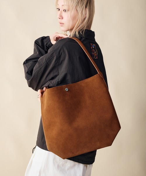 rehacer(レアセル)の「rehacer : Leather One Shoulder Bag / レザー ワンショルダー バッグ(ショルダーバッグ・レディース・キャメル/ブラック・FREE)」の1枚目の写真