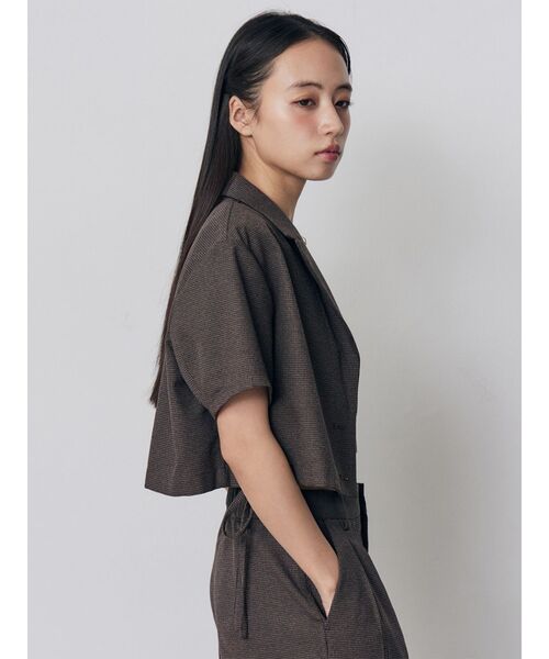 MURUA（ムルーア）の「【セットアップ対応】メッシュショートシャツジャケット　夏服（テーラードジャケット・レディース・ブラウン/ブラック/アイボリー/グレー・FREE）」の9枚目の写真