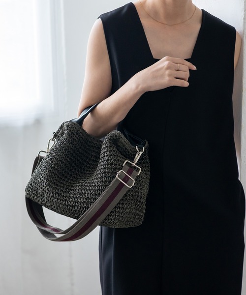 VitaFelice（ヴィータフェリーチェ）の「くったり編みペーパーブレード2WAYかごトートバッグ ラインショルダーベルト付き 【500mlペットボトル収納可】（かごバッグ・レディース・キャメル/チャコール/グレー・FREE）」の14枚目の写真