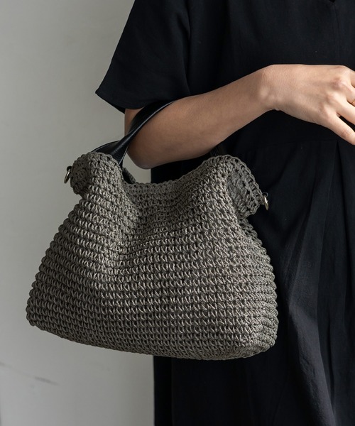 VitaFelice（ヴィータフェリーチェ）の「くったり編みペーパーブレード2WAYかごトートバッグ ラインショルダーベルト付き 【500mlペットボトル収納可】（かごバッグ・レディース・キャメル/チャコール/グレー・FREE）」の9枚目の写真
