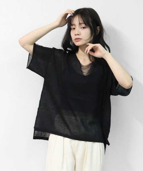 THE CELL.(ザセルドット)の「リネン混 ドライタッチシアー ダメージデザインニット LINEN-BLEND HIGH-TWIST SHEER DISTRESSED KNIT(ニット/セーター・レディース・ベージュ/ブラック/ネイビー・FREE)」の6枚目の写真