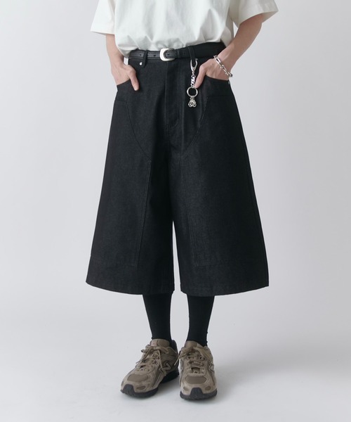 Lui's（ルイス）の「【Neucon】DOUBLE KNEE WIDE DENIM SHORTS / ダブルニーワイドデニムジョーツ（デニムパンツ・メンズ・インディゴブルー/ブラック・1/2）」の13枚目の写真