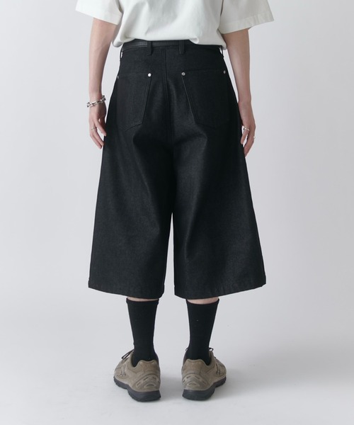 Lui's（ルイス）の「【Neucon】DOUBLE KNEE WIDE DENIM SHORTS / ダブルニーワイドデニムジョーツ（デニムパンツ・メンズ・インディゴブルー/ブラック・1/2）」の16枚目の写真