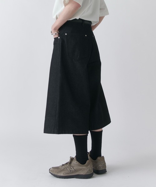 Lui's（ルイス）の「【Neucon】DOUBLE KNEE WIDE DENIM SHORTS / ダブルニーワイドデニムジョーツ（デニムパンツ・メンズ・インディゴブルー/ブラック・1/2）」の15枚目の写真