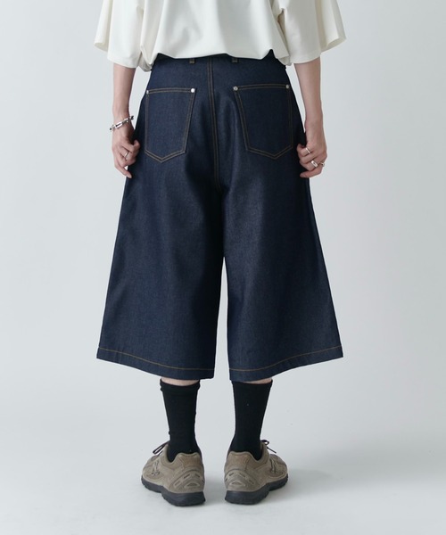 Lui's（ルイス）の「【Neucon】DOUBLE KNEE WIDE DENIM SHORTS / ダブルニーワイドデニムジョーツ（デニムパンツ・メンズ・インディゴブルー/ブラック・1/2）」の8枚目の写真