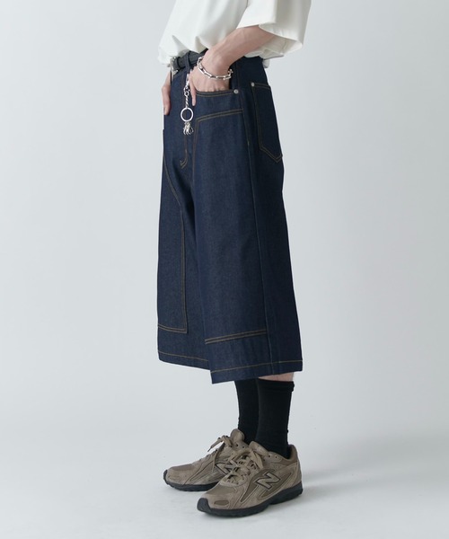 Lui's（ルイス）の「【Neucon】DOUBLE KNEE WIDE DENIM SHORTS / ダブルニーワイドデニムジョーツ（デニムパンツ・メンズ・インディゴブルー/ブラック・1/2）」の6枚目の写真