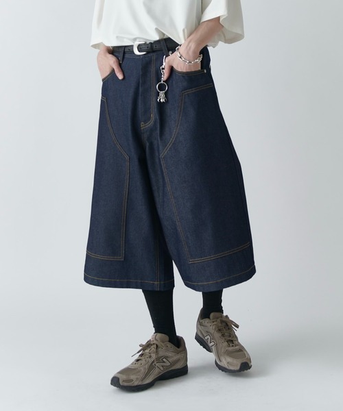 Lui's（ルイス）の「【Neucon】DOUBLE KNEE WIDE DENIM SHORTS / ダブルニーワイドデニムジョーツ（デニムパンツ・メンズ・インディゴブルー/ブラック・1/2）」の4枚目の写真