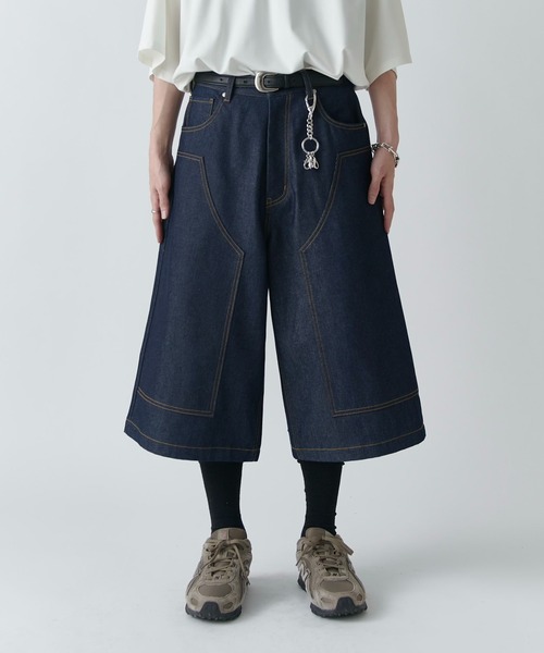 Lui's（ルイス）の「【Neucon】DOUBLE KNEE WIDE DENIM SHORTS / ダブルニーワイドデニムジョーツ（デニムパンツ・メンズ・インディゴブルー/ブラック・1/2）」の3枚目の写真