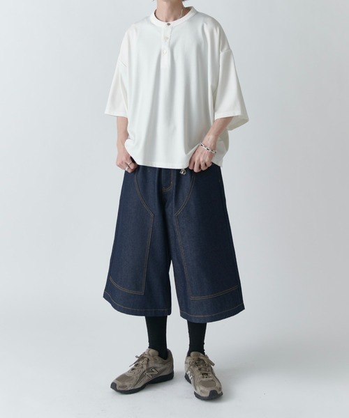 Lui's（ルイス）の「【Neucon】DOUBLE KNEE WIDE DENIM SHORTS / ダブルニーワイドデニムジョーツ（デニムパンツ・メンズ・インディゴブルー/ブラック・1/2）」の9枚目の写真