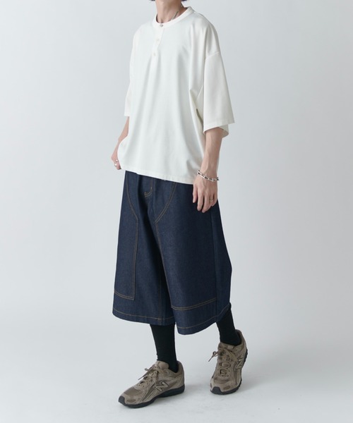Lui's（ルイス）の「【Neucon】DOUBLE KNEE WIDE DENIM SHORTS / ダブルニーワイドデニムジョーツ（デニムパンツ・メンズ・インディゴブルー/ブラック・1/2）」の11枚目の写真